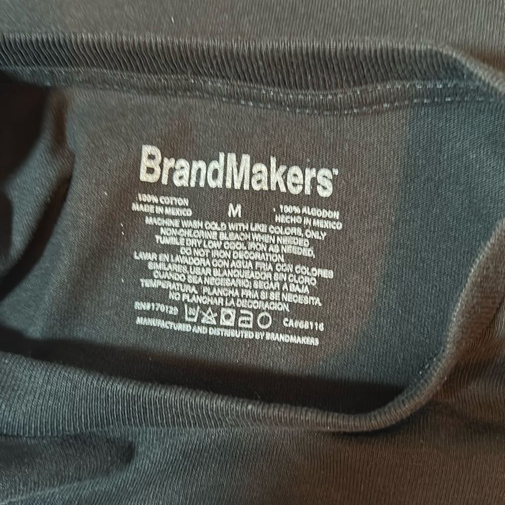 NWOT BrandMakers Graphic T-Shirt Med - Picture 9 of 9